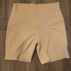 Lululemon Align Shorts in Prosecco 6”